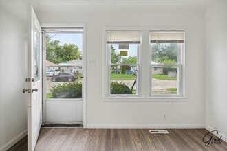 8440 Orchard Ave in Warren, MI - Building Photo - Building Photo