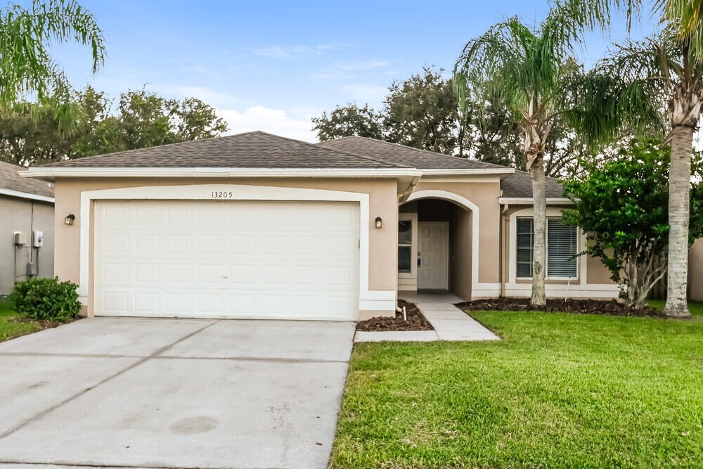 13205 Prestwick Creek Dr in Riverview, FL - Building Photo