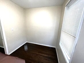 2879 E 77th St, Unit 3 in Chicago, IL - Foto de edificio - Building Photo