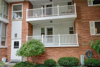 2405 East Ave in Rochester, NY - Building Photo - Building Photo