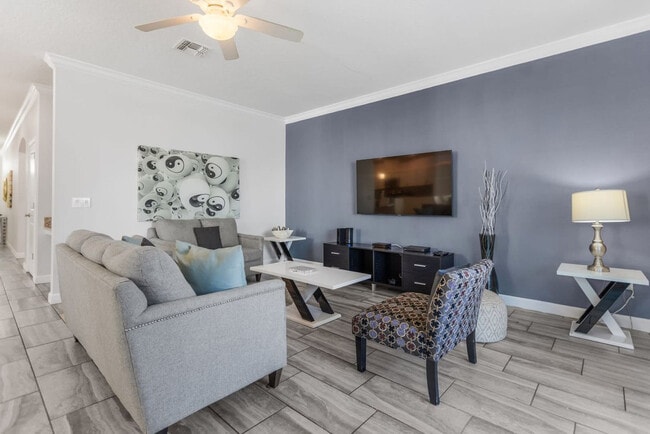 4718 Kings Castle Cir