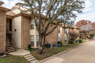 Valley of Bent Tree Condominiums in Addison, TX - Building Photo - Building Photo