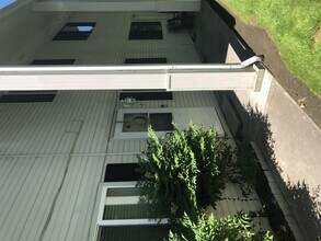 2285 Poplar Dr in Medford, OR - Building Photo - Building Photo