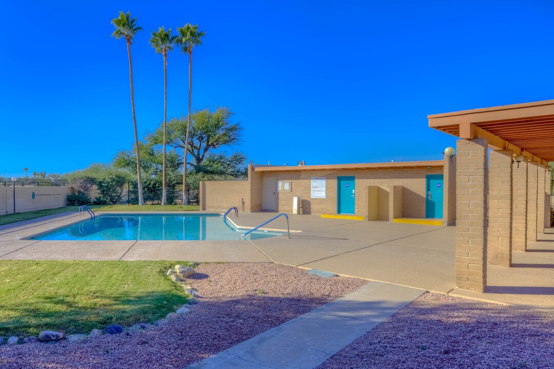 982 S Pantano Rd in Tucson, AZ - Foto de edificio