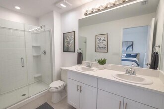 8445 Lunar Skye St in Sarasota, FL - Building Photo - Building Photo