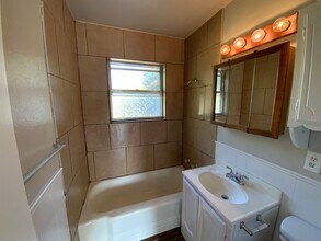 2919 NW 20th St in Oklahoma City, OK - Foto de edificio - Building Photo