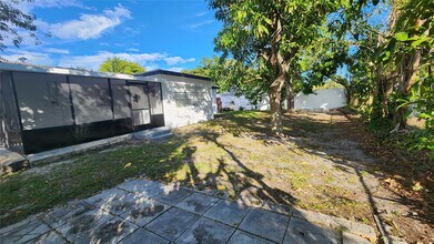 610 NW 38th Ct in Pompano Beach, FL - Building Photo - Building Photo