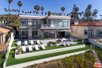 6436 Camino De La Costa in San Diego, CA - Building Photo - Building Photo