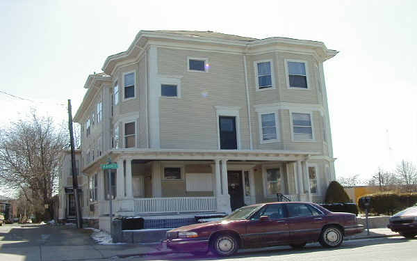 562 Main St in Waltham, MA - Building Photo - Building Photo