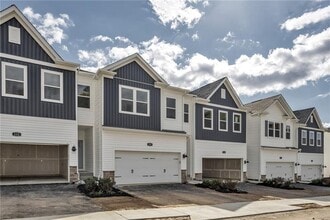 130 Scotland Ln in Harmony, PA - Building Photo - Building Photo