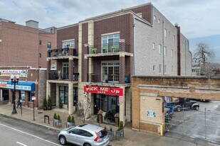 4880 N Clark St in Chicago, IL - Building Photo