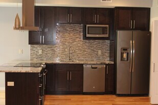 708 N 19th St in Philadelphia, PA - Building Photo