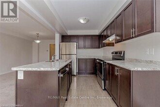 570 Linden Dr in Cambridge, ON - Building Photo - Building Photo
