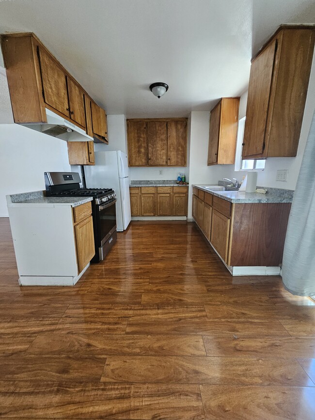 4420 W 169th St, Unit lanwdale in Lawndale, CA - Building Photo - Building Photo