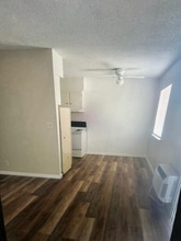 1321 E San Bruno Ave, Unit H in Fresno, CA - Building Photo - Building Photo