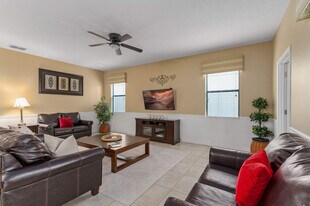 1427 Wexford Way in Four Corners, FL - Building Photo