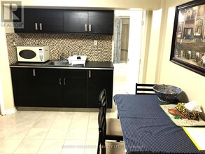 22 Sedgewick Crescent in Toronto, ON - Building Photo - Building Photo