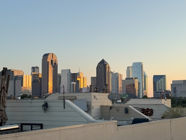 2411 N Hall St, Unit 6 in Dallas, TX - Building Photo - Building Photo