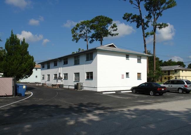 Bellwood Apartments in Daytona Beach, FL - Foto de edificio - Building Photo