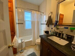 14 Bay State Ave, Unit 2 in Somerville, MA - Building Photo - Building Photo