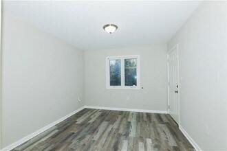 166 Anderson Ave NW in Atlanta, GA - Foto de edificio - Building Photo