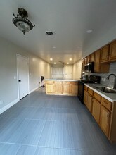 1380 Vernon Ave in Yuba City, CA - Foto de edificio - Building Photo