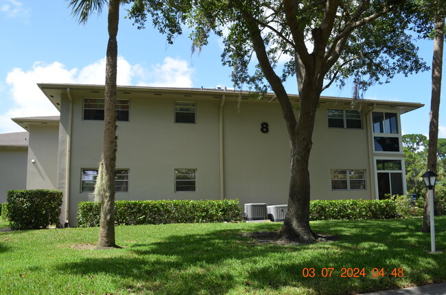 8 Lake Vista Trail in Port St. Lucie, FL - Building Photo - Building Photo