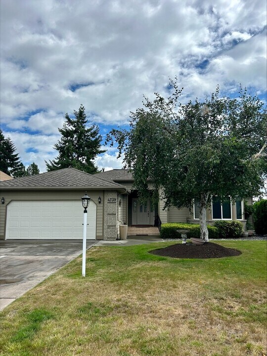 4739 S Golf Course Dr in Blaine, WA - Building Photo