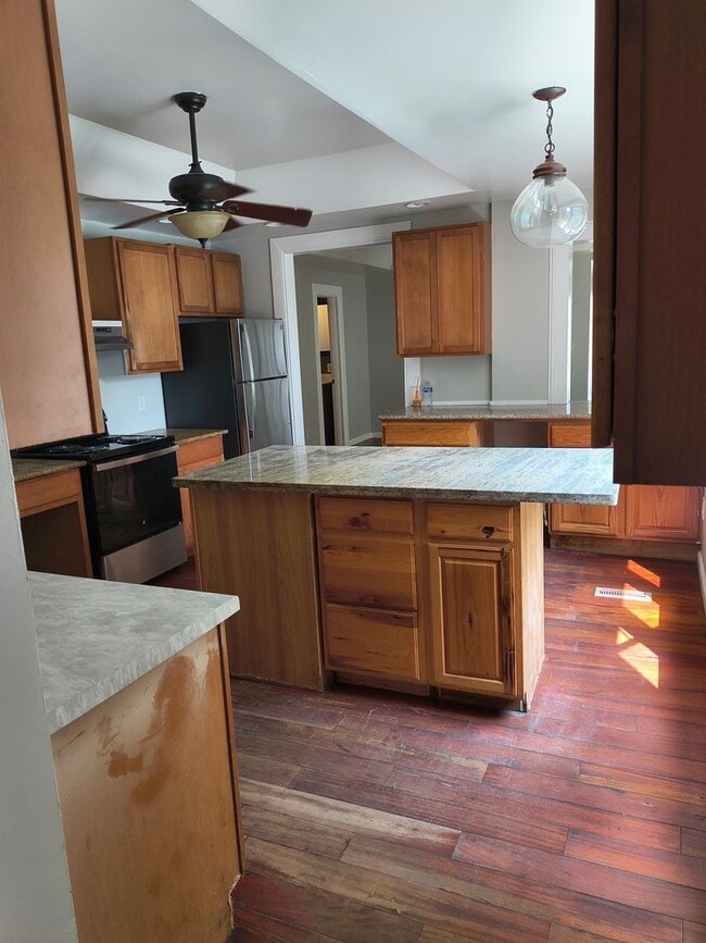 property at 212 S 3rd St