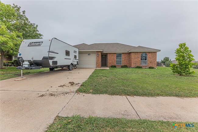 property at 3301 Southhill Dr