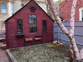 273 Brackett St in Portland, ME - Foto de edificio - Building Photo