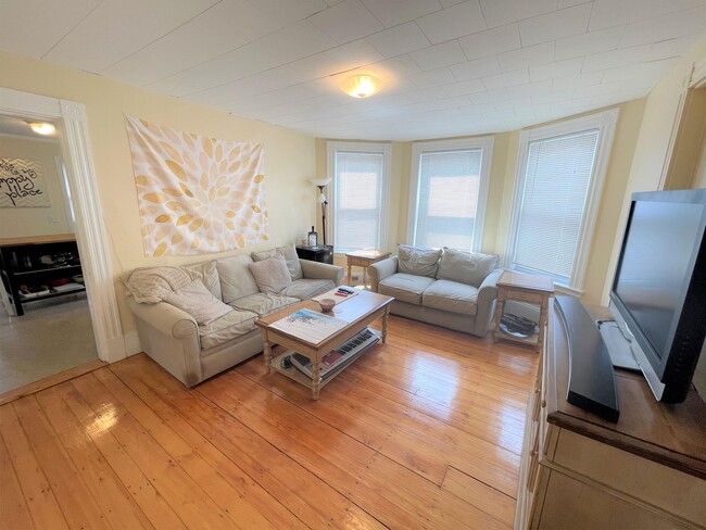 35 Hancock St, Unit 3
