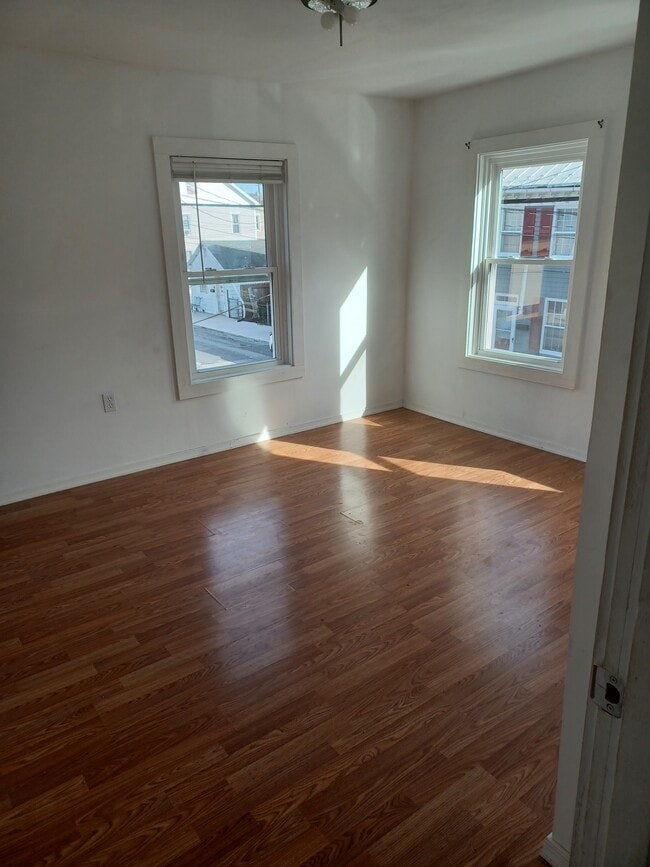 property at 22 W Green St