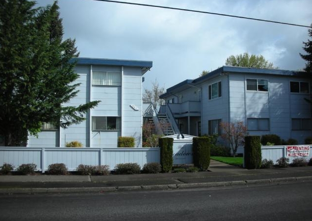 902 SE Miller Ave in Dallas, OR - Building Photo