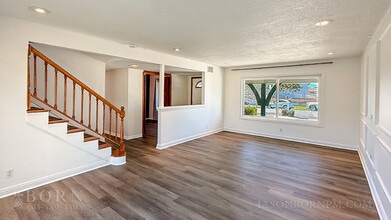 2036 Brentwood St in Simi Valley, CA - Building Photo - Building Photo