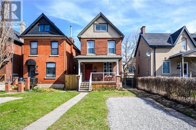 109 Aikman Ave in Hamilton, ON - Building Photo - Building Photo