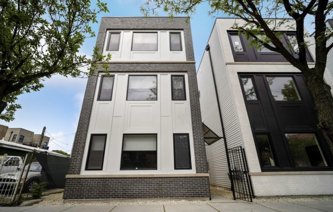 1102 S Western Ave in Chicago, IL - Building Photo