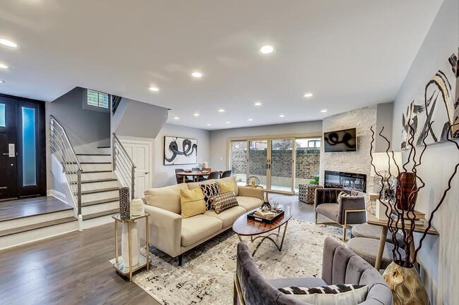 property at 1657 W Wrightwood Ave
