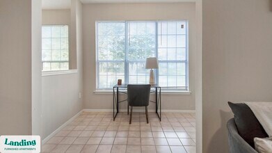 7865 Grove Ct W in Germantown, TN - Foto de edificio - Building Photo