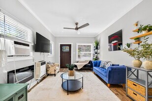 5915 Lexington Ave in Los Angeles, CA - Building Photo