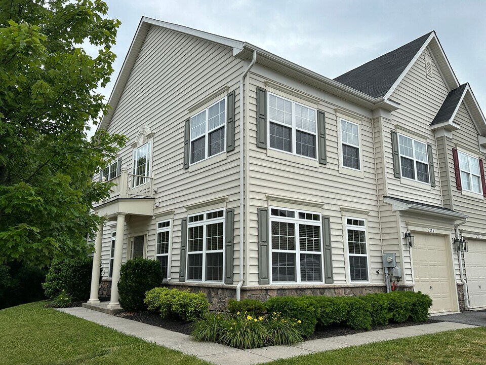 214 Kintyre Ln in Stephens City, VA - Building Photo