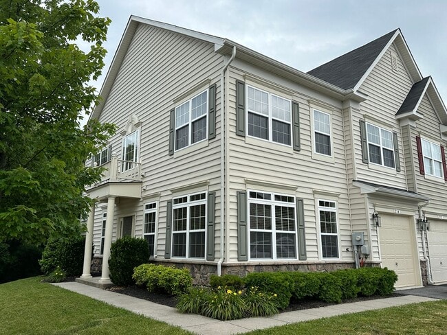 property at 214 Kintyre Ln