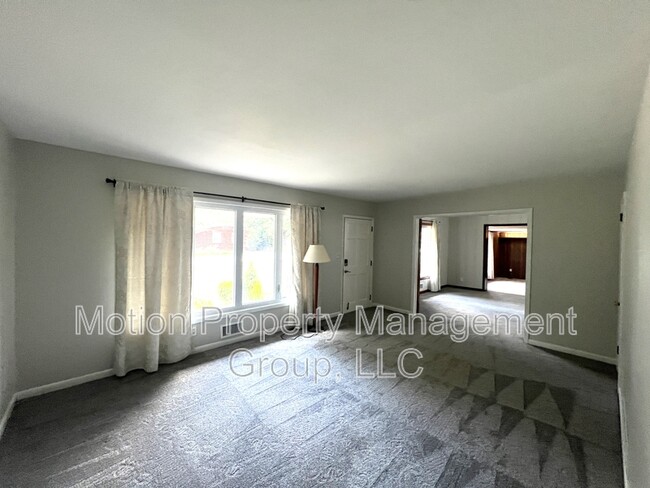 593 Little Rd S E in Marietta, GA - Building Photo - Building Photo