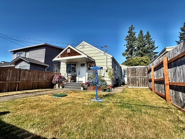 2229 Eastview Ave NE in Bremerton, WA - Building Photo
