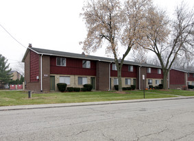 Parkside Towne Apartments in Hartville, OH - Building Photo