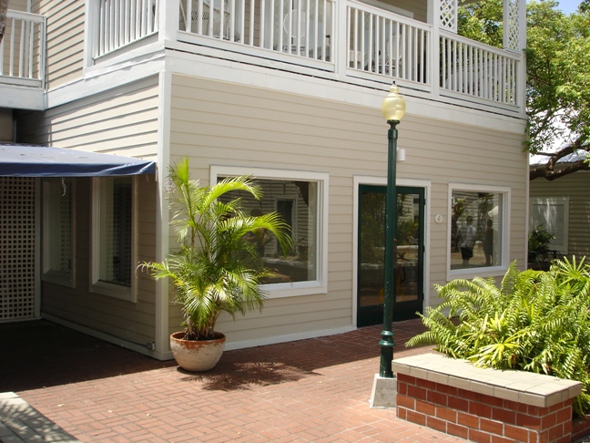 1075 Duval St in Key West, FL - Building Photo - Building Photo