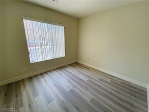 6158 Dutch Windmill Ave in Las Vegas, NV - Building Photo - Building Photo