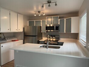 9696 W Chatfield Ave in Littleton, CO - Building Photo - Building Photo