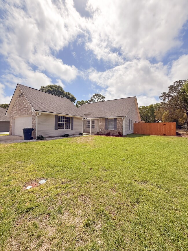161 Mirabelle Cir in Pensacola, FL - Building Photo - Building Photo