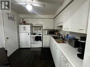 565 Greenfield Ave in Kitchener, ON - Building Photo - Building Photo